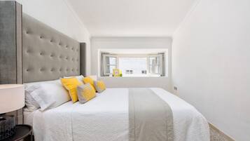 1 soverom, strykejern/-brett, internett og sengetøy