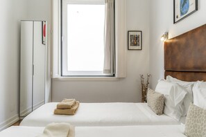 1 slaapkamer, een kluis op de kamer, een strijkplank/strijkijzer