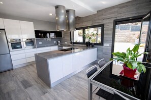 Fridge, microwave, oven, dishwasher