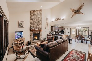 TV, fireplace