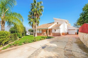 Exterior - Villa Alcahuey - Four Bedroom Villa, Sleeps 8 (Torrox)