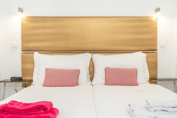 In-room safe, iron/ironing board, travel crib, free WiFi