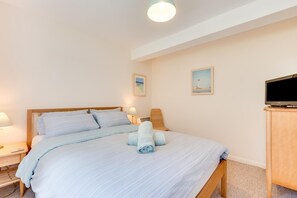 3 bedrooms, iron/ironing board, free WiFi, bed sheets - 3 Bed in Putsborough (oc-flat11) (Croyde)