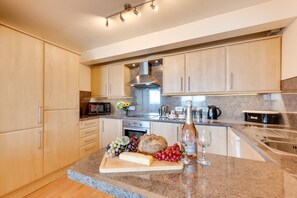 Microwave, oven, dishwasher, high chair - 3 Bed in Putsborough (oc-flat11) (Croyde)