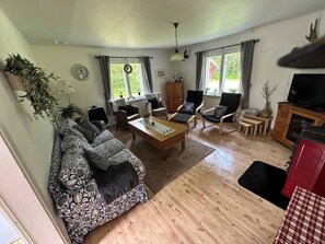 TV, fireplace, video games, DVD player - Apartment incl WIFI / WASHING MACHINE / CANAL DIGITAL / SWIMMING POOL / TRAMPOLINE (Ekshärad)