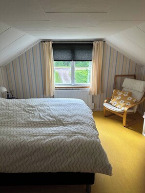 3 bedrooms, iron/ironing board, free WiFi, bed sheets - Apartment incl WIFI / WASHING MACHINE / CANAL DIGITAL / SWIMMING POOL / TRAMPOLINE (Ekshärad)