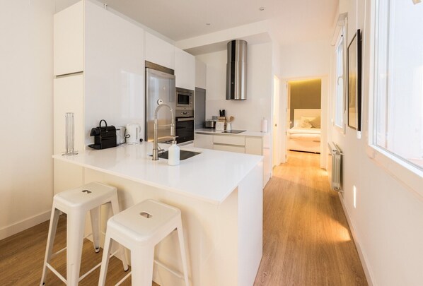 Fridge, microwave, oven, dishwasher