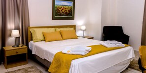3 bedrooms, iron/ironing board, Internet, bed sheets