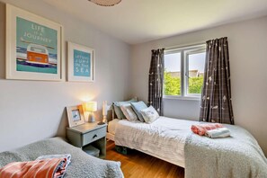 3 bedrooms, iron/ironing board, travel cot, free WiFi