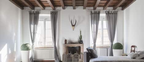 1 bedroom, desk, iron/ironing board, WiFi