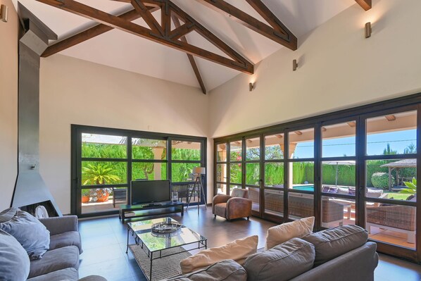 TV, fireplace, DVD player, ping pong - Large and romantic luxury villa in Denia, Costa Blanca, Spain with private pool for 8 persons (Denia)