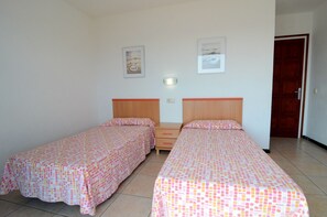 2 chambres, fer et planche Ă repasser, accĂšs au Wi-Fi (inclus)