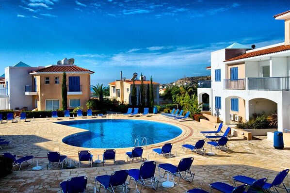 Pool - Stunning Penthouse With Sea Views, Large Rooftop Terrace And Swimming Pool. (Peyia)
