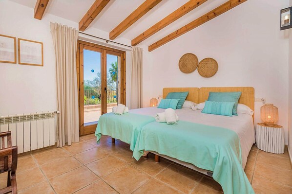 4 bedrooms, in-room safe, iron/ironing board, free WiFi