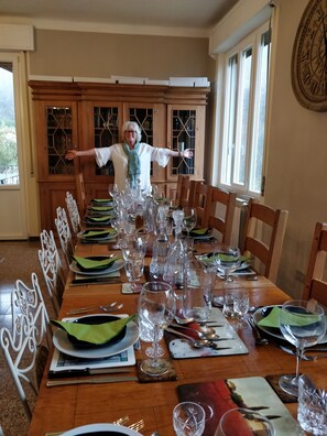 Dining - 3 Bed 4 Bath Private Villa, Heated Pool, Spa, Firepit, BBQs, Pizza Oven, Garden (Lunigiana)