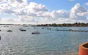 Marina - Still Waters, Emsworth -  a cottage that sleeps 8 guests  in 4 bedrooms (Emsworth)