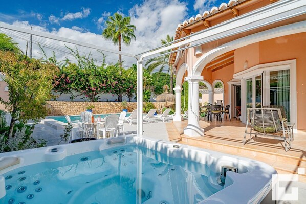 Pool - Coral - Grupo Turis - Calpe, Costa Blanca (Calpe)