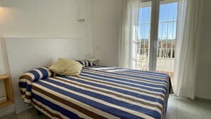 2 soveværelser, strygejern/strygebræt, sengetøj