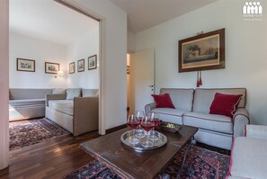 TV - Ca' Cerchieri 1 Cosy Apartment (Venice)