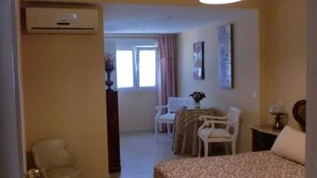 4 slaapkamers, een strijkplank/strijkijzer, wifi, beddengoed