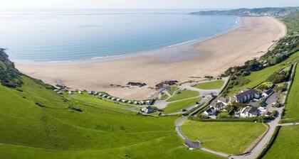 2 Bed in Clifton Court (oc-flt18)