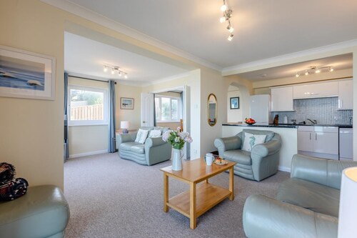 2 Bed in Clifton Court (oc-flt18)