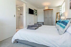 5 bedrooms, iron/ironing board, travel crib, free WiFi - 5 Bed in Woolacombe (oc-heath) (Woolacombe)