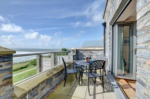 Outdoor dining - 2 Bed in Saunton (oc-2ocean) (Braunton)
