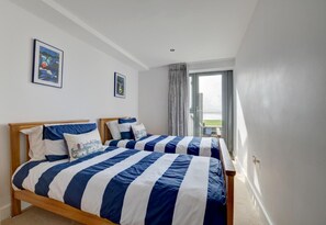 2 chambres, fer et planche à repasser, Wi-Fi gratuit, draps fournis