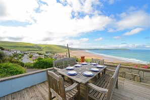 Outdoor dining - 4 Bed in Woolacombe (oc-n2116) (Woolacombe)