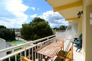 Outdoor dining - APARTMENT RIELLS DE MAR A6 1D (L'Escala)