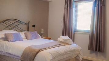 2 chambres, fer et planche Ă repasser, Wi-Fi gratuit, draps fournis