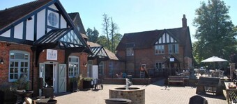 4 The Clockhouse , Midhurst  - sleeps 4 guests  in 2 bedrooms