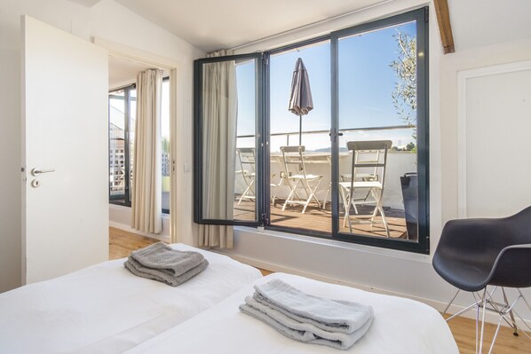 2 bedrooms, in-room safe, iron/ironing board, travel cot