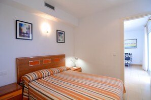 2 chambres, fer et planche à repasser, Wi-Fi gratuit, draps fournis
