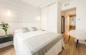3 bedrooms, in-room safe, iron/ironing board, free WiFi