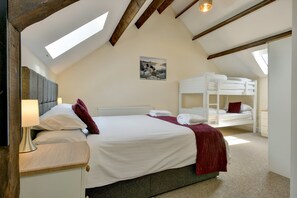 4 Schlafzimmer, Bügeleisen/Bügelbrett, WLAN, Bettwäsche