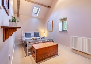 3 slaapkamers, een strijkplank/strijkijzer, gratis wifi, beddengoed