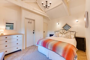 2 bedrooms, iron/ironing board, travel crib, free WiFi