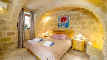 4 soverom, strykejern/-brett, wi-fi (inkludert) og sengetøy