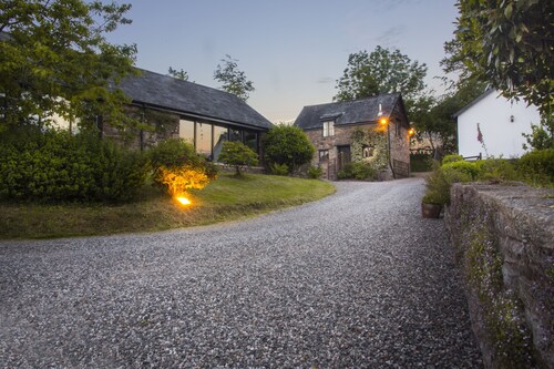 Vier-Sterne-Ferienhaus in glorreiche Landschaft von Devon, Hallenbad, Sauna, WLAN