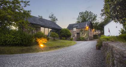 Vier-Sterne-Ferienhaus in glorreiche Landschaft von Devon, Hallenbad, Sauna, WLAN