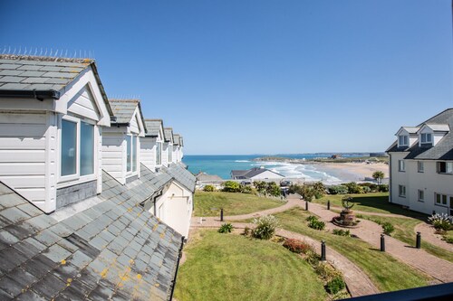 Modern Apartment with Breathtaking Views of Fistral Beach, Newquay