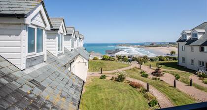 Modern Apartment with Breathtaking Views of Fistral Beach, Newquay