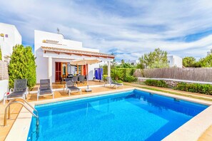 Pool - Villa Pi Verd - Three Bedroom Villa, Sleeps 6 (Cala d'Or)