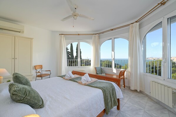 3 soverom, strykejern/-brett, wi-fi og sengetøy