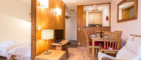 1 bedroom, iron/ironing board, Internet, bed sheets