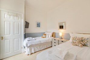 2 bedrooms, iron/ironing board, free WiFi, bed sheets - 2 Bed in Woolacombe (oc-dolph) (Woolacombe)