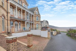 Exterior - 2 Bed in Woolacombe (oc-dolph) (Woolacombe)