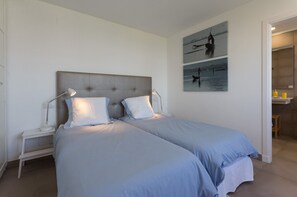 1 slaapkamer, een strijkplank/strijkijzer, gratis wifi, beddengoed